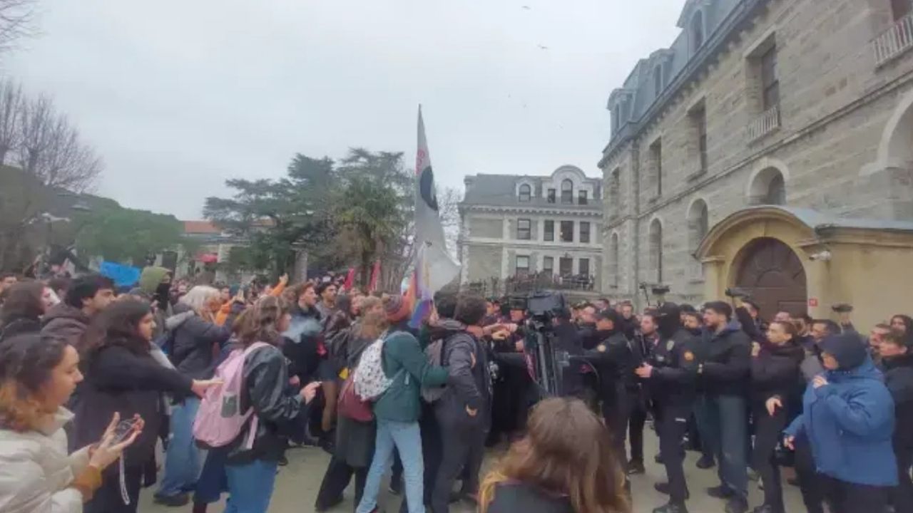 Boğaziçi’nde “Kulüp Odası” Krizi: Kampüste Hareketli Saatler